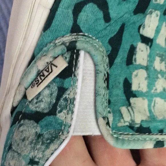 Vans Della Green size 7.5 woman/ 6 man. You will need a foot liner/ Dr. Schoales - Picture 11 of 15